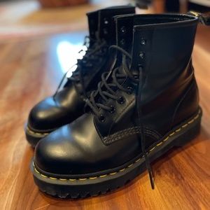 Dr Martens Boots / Docs Combat Boots / Airwalk / Size 10 US L / Black Leather